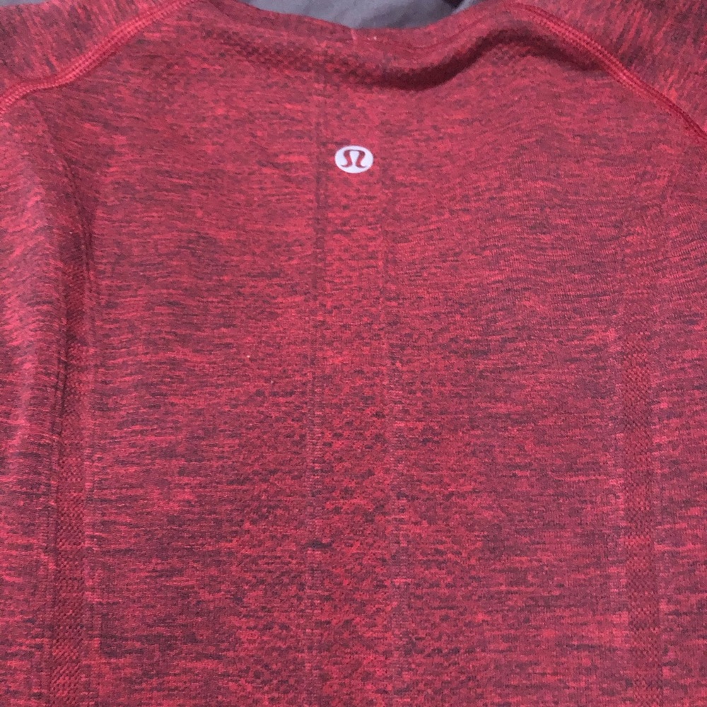 Lululemon red and black top